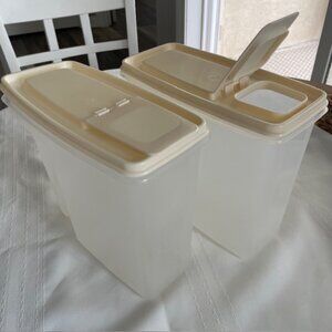 2 Rubbermaid Servin Saver Containers Almond Lids 13 Cups - #0091 Vintage